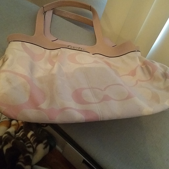 Coach shoulder bag light pink/ lavendar bag - Picture 4 of 4